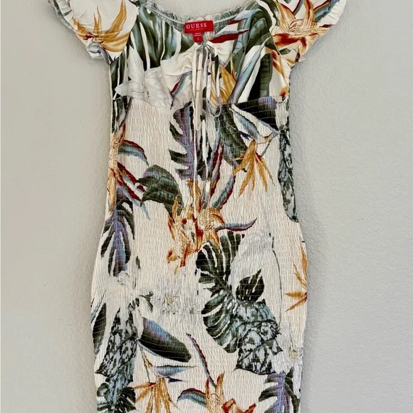 GUESS Tropical Hawaiian Mini Dress Puff Sleeve Smocked Size Small - Picture 7 of 7